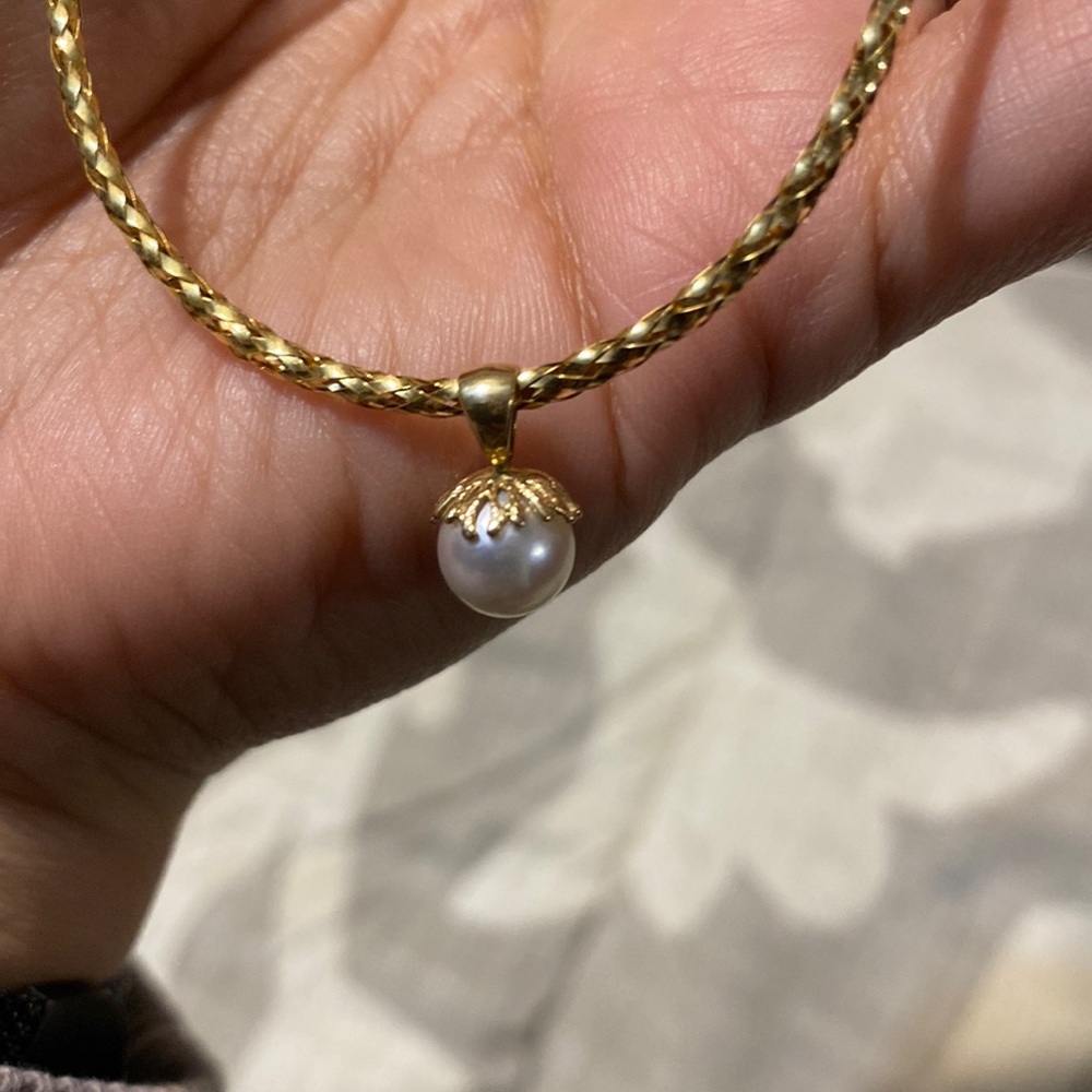 Gold and peal necklace